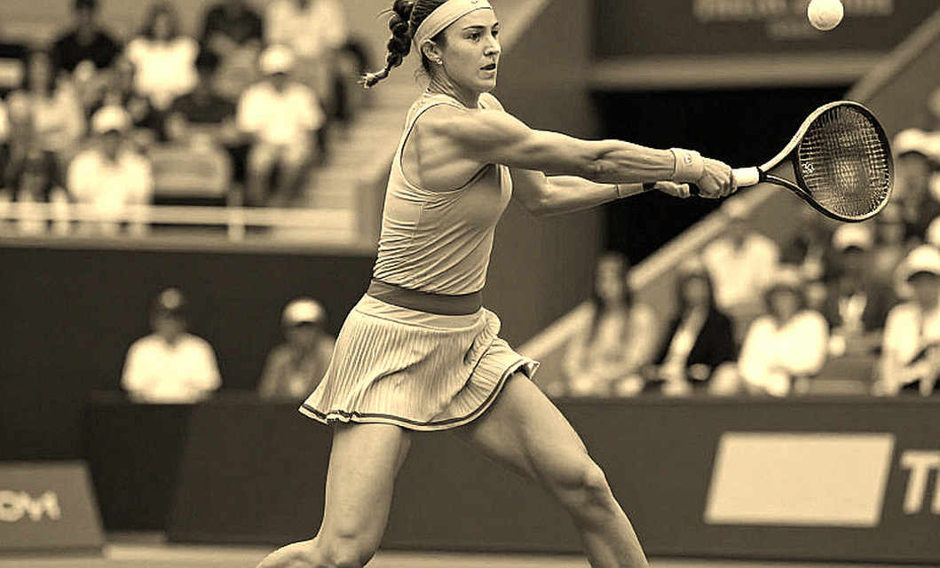 Zheng Qinwen và màn lội ngược dòng 0-5 trên sân Arthur Ashe: Khi con số 121 không biết nói dối